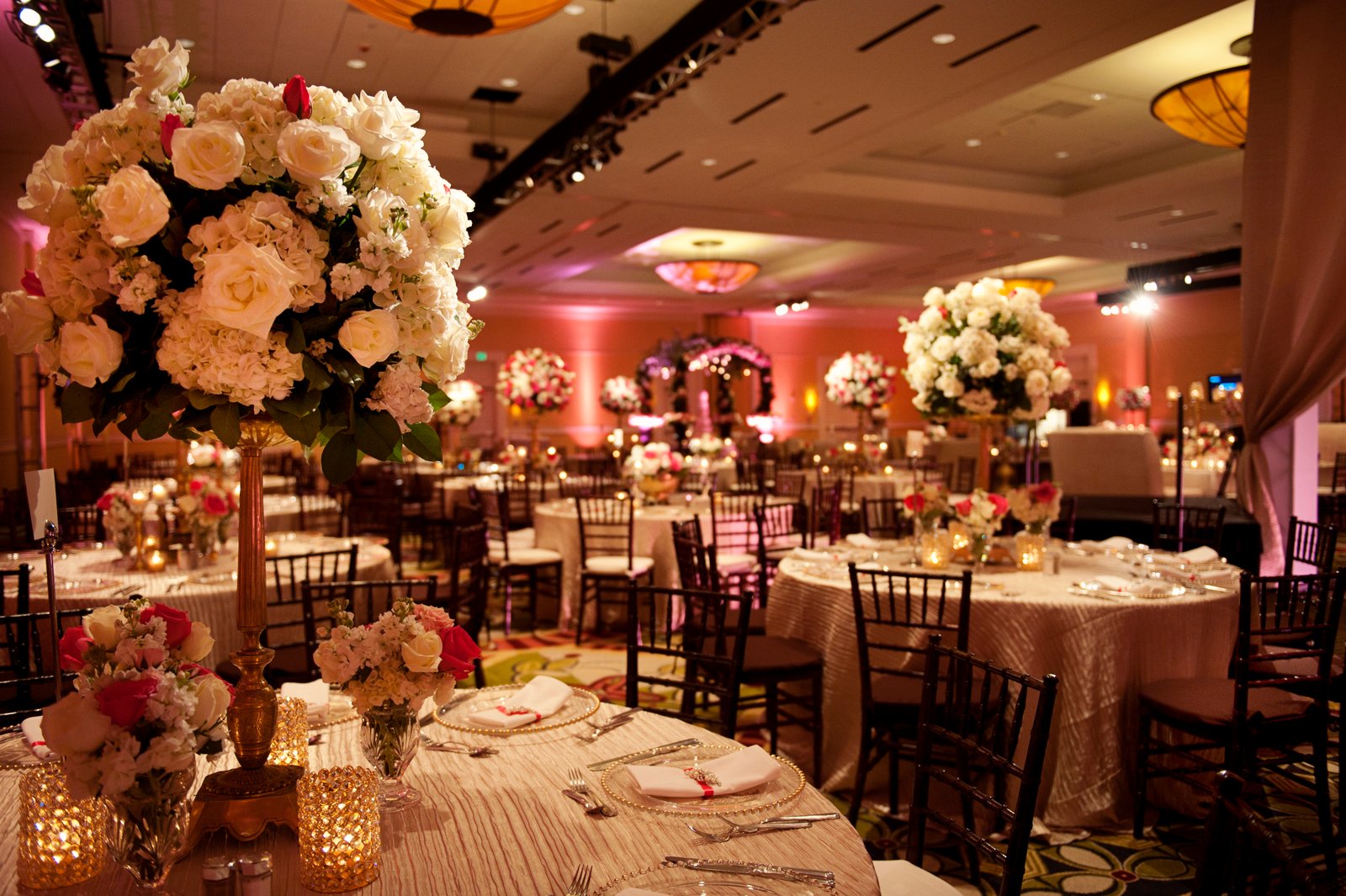 Venue: Woodlands Marriott Decor: Events in Bloom Photo: J. Cogliandro